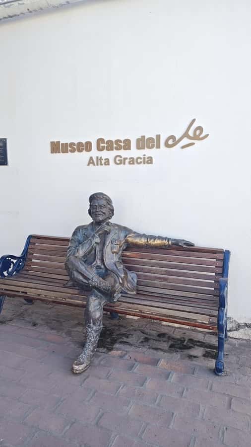 From Cordoba: Alta Gracia HalfDay Tour - The guided city tour: how you connect the dots