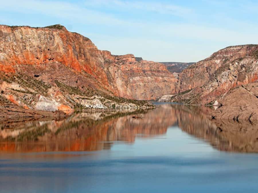 From Mendoza: San Rafael Sightseeing and Atuel Canyon Tour - The dam lesson at Valle Grande: where water becomes a view