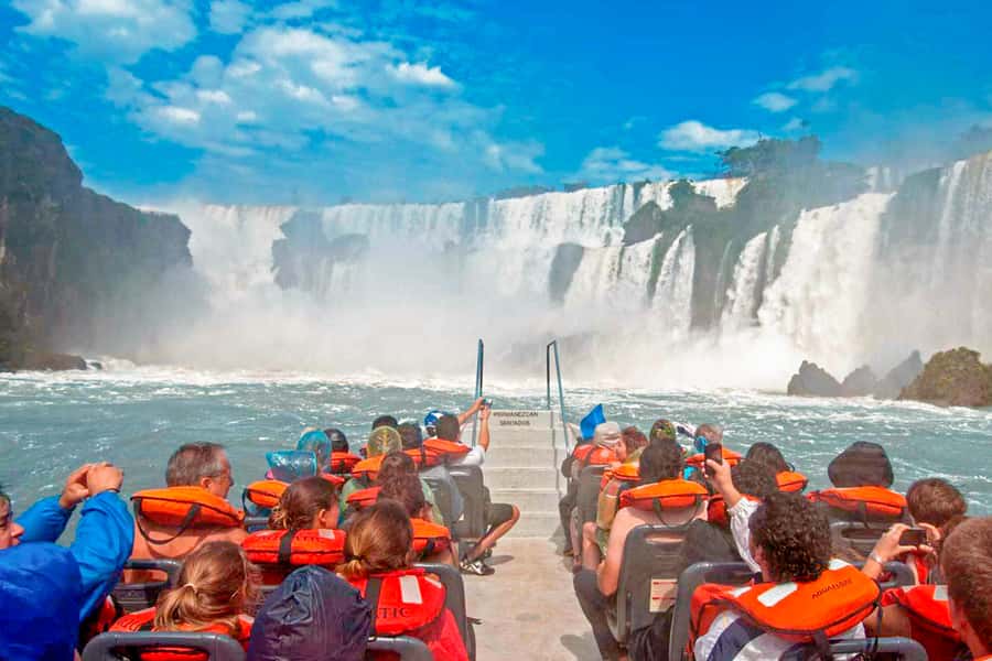 From Puerto Iguazu: Argentinian Iguazu Falls with Boat Ride - Guide quality can make or break the day