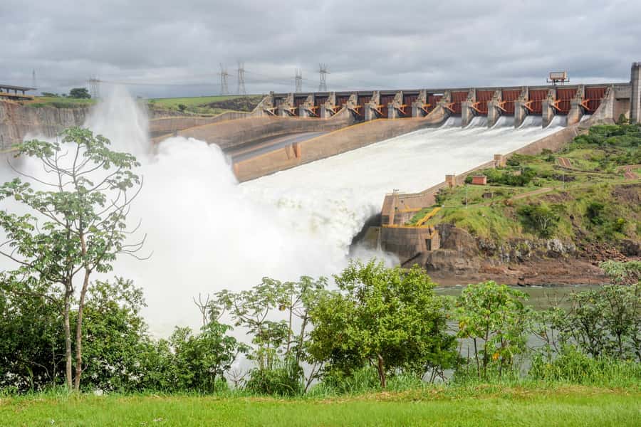 From Puerto Iguazu: Itaipu Dam Tour with Entrance Ticket - The technical basics that make the views click