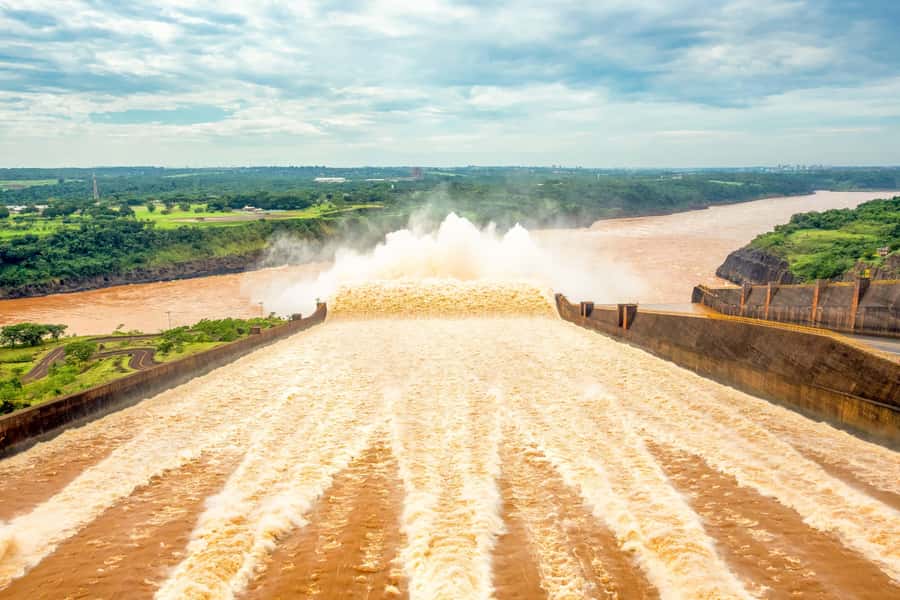 From Puerto Iguazu: Itaipu Dam Tour with Entrance Ticket - Hotel pickup and the start at the Itaipu Visitor Center