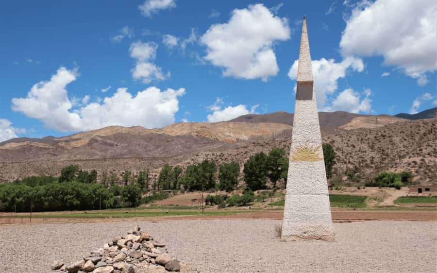 From Salta: Serranías del Hornocal & Hill of 14 Colors Tour - Uquía Cuzco paintings, then the vehicle switch to Hornocal