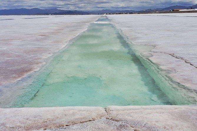 Full-Day Tour Salinas Grandes and Purmamarca from Salta - Purmamarca and Cerro de los Siete Colores: quick color, bigger than it looks