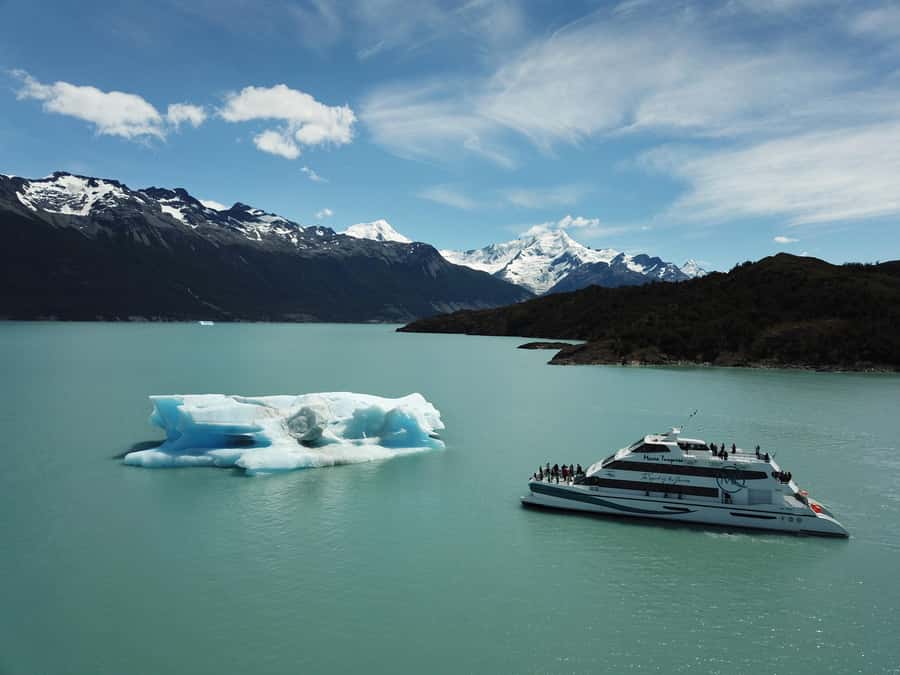 Gourmet Glacier Cruise & Footbridges of Perito Moreno - Cruising Lake Argentino: Boca del Diablo and the Upsala Channel