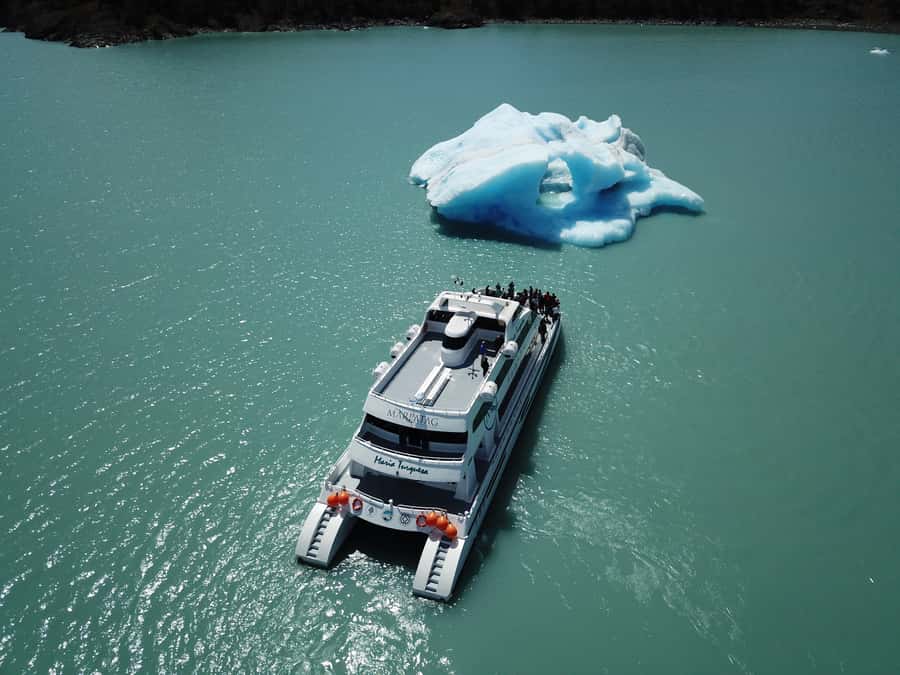 Gourmet Glacier Cruise & Footbridges of Perito Moreno - Perito Moreno Glacier: walkways with up-close ice walls