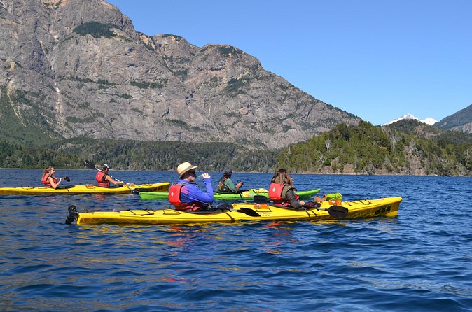 Half a day of kayaking on Lake Moreno in private service - Private and 4 hours: who this suits best, and who might want to adjust