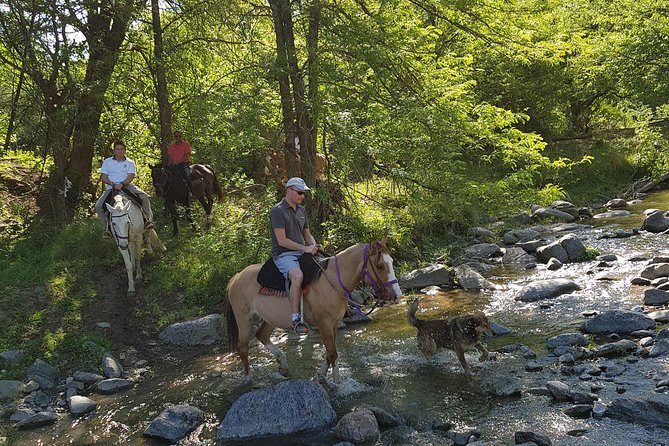 Horseback riding through the Sierras - Coffee, sweets, and how the day keeps its rhythm