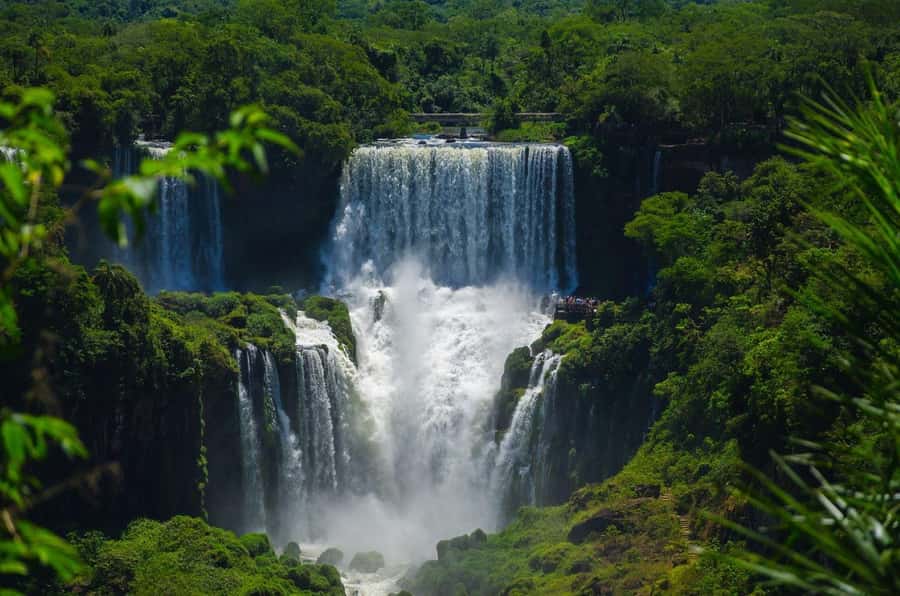 Iguazú Falls: The Natural Wonder of Argentina - Lower Circuit: 2 hours where you feel the mist and humidity