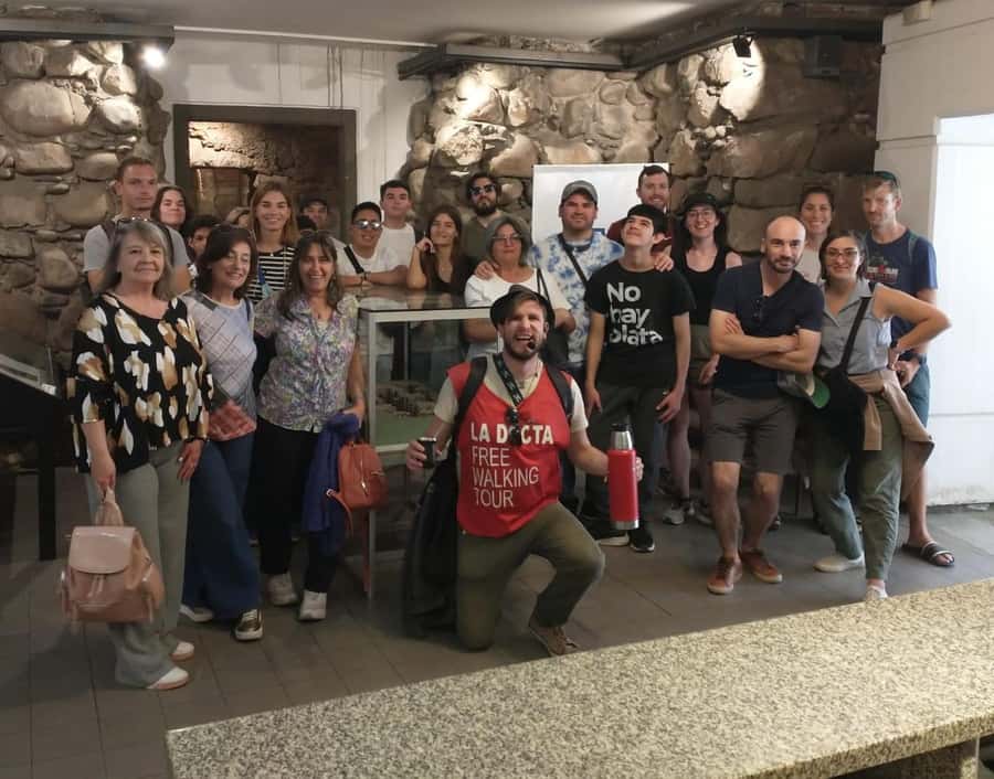 La Docta Free Walking Tour "Córdoba La Antigua". - Colegio Nacional de Monserrat: Finishing With a Place That Feels Like Ongoing History