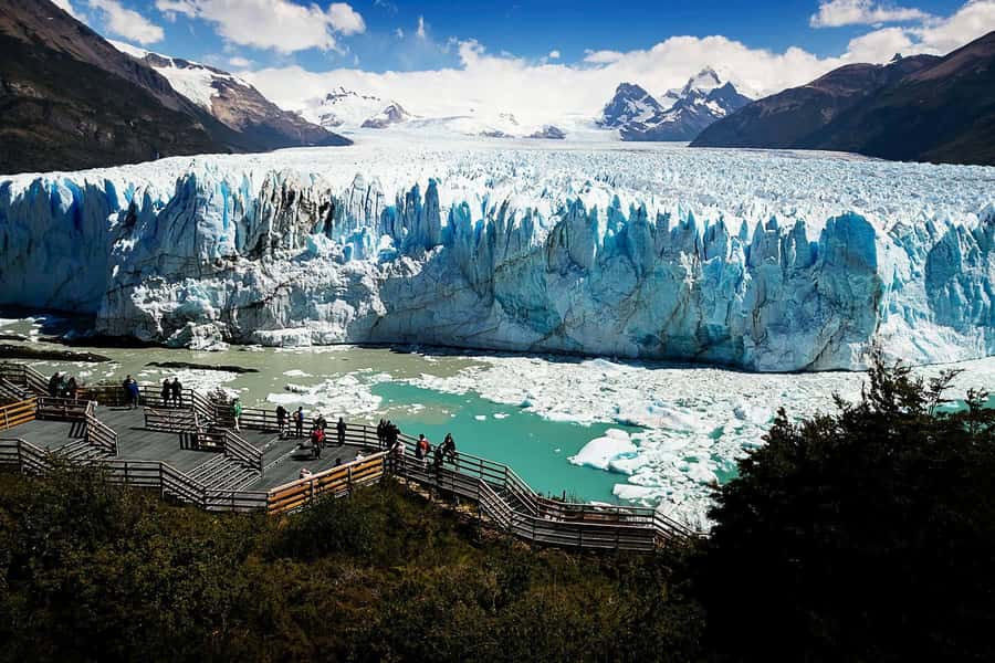 Los Glaciares National Park and Perito Moreno Glacier Tour - Getting Different Angles: Muelle Bajo las Sombras