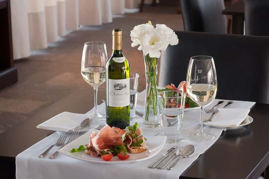 Mendoza: Full Day Wine Tour with 3 Course Lunch - Winemaking Lesson and Vineyard Walks: What You Learn Beyond Sipping