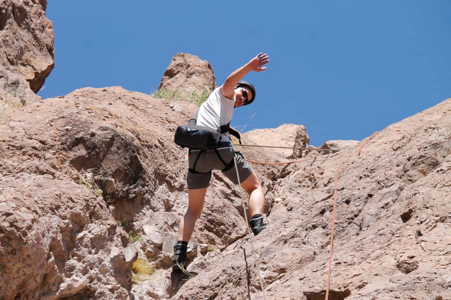 Mendoza: Trekking, Abseiling and Zipline - Getting out to Río Aventura Mendoza from Mendoza city