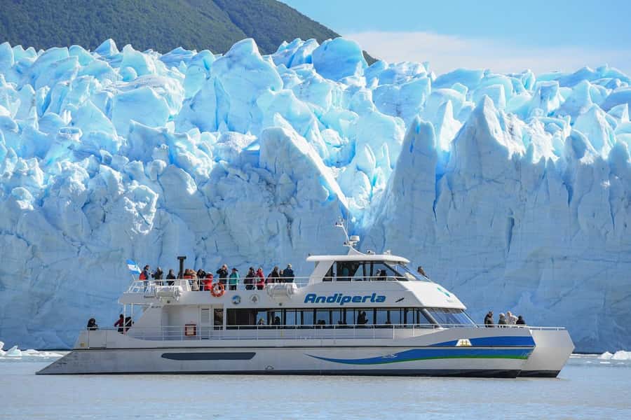 Nautical Safari: Navigate and feel the energy of the Perito Moreno Glacier. - Ice collapses and drifting bergs: the moments that make this tour worth it