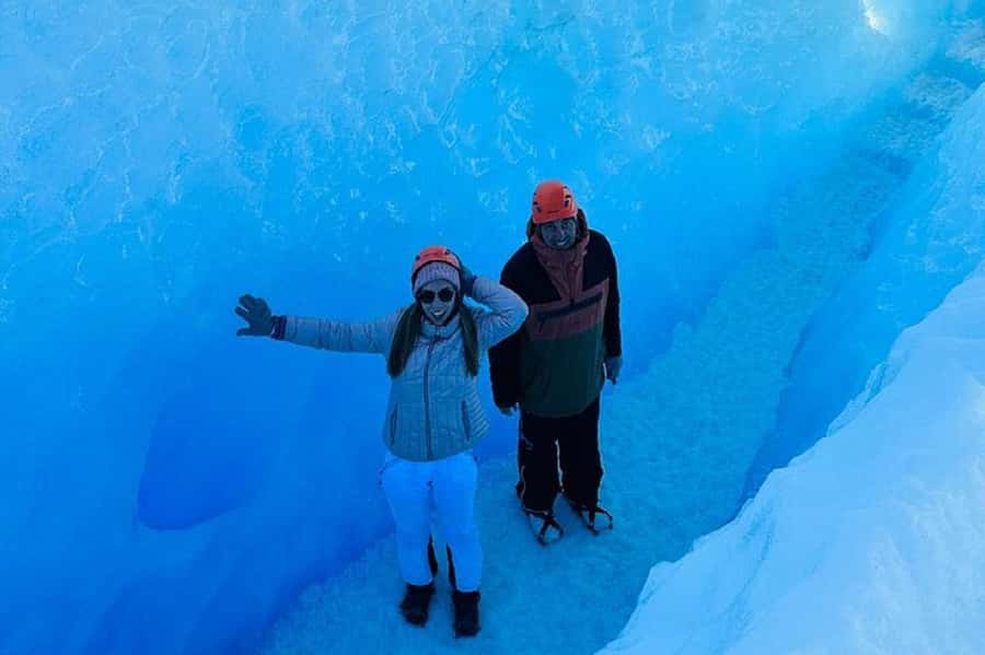 Perito Moreno Full Day Minitrekking with Transfer & Walkways - Getting to Parque Los Glaciares: Bus, Port, and Lago Rico