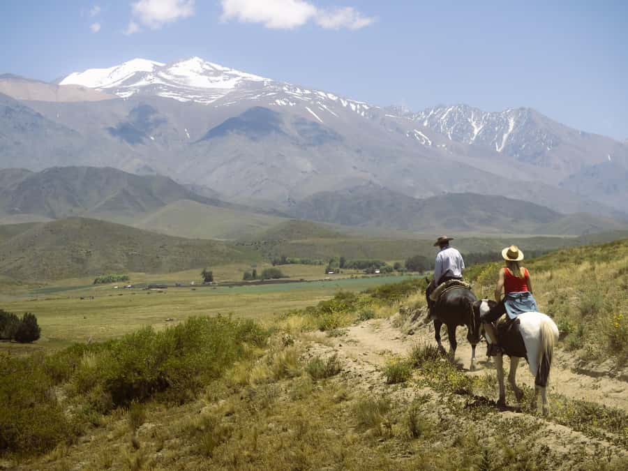 Private Experience: Horseback Riding and BBQ in the Mountain - Estancia La Carrera - Asado criollo with selected high-altitude wines