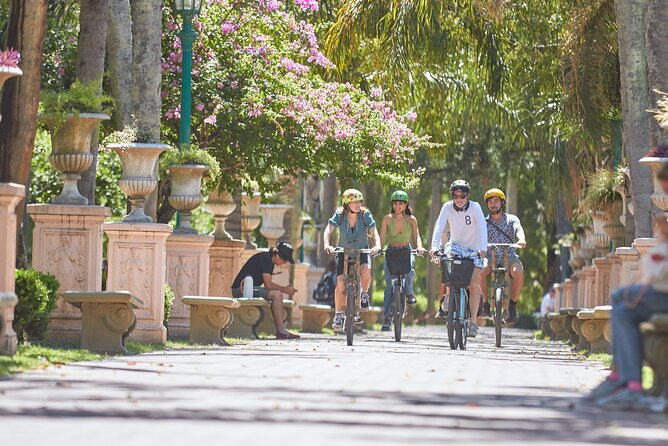 Private Off the Beaten Path: Hidden Urban Art Bike Tour - Street art in Buenos Aires, seen the fast way and the smart way