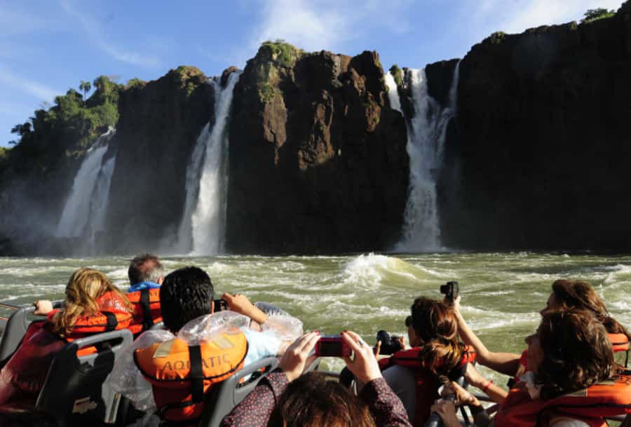 Puerto Iguazu: Argentine Falls & Great Adventure Boat - Jungle 4x4 truck ride: action between the viewpoints