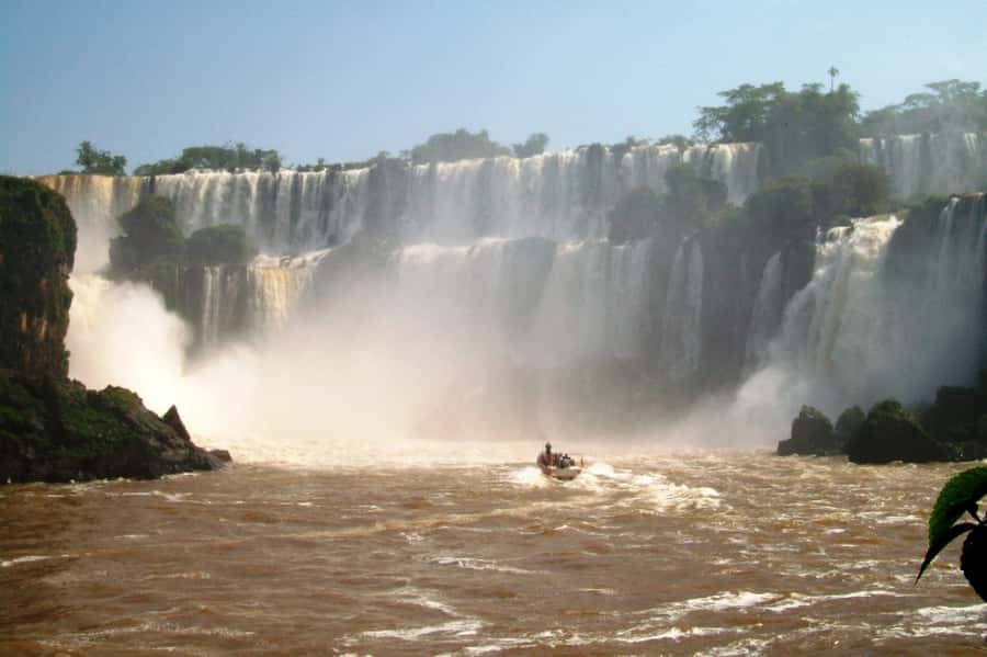 Puerto Iguazú: Iguazú Falls Adventure with 4WD & Boat Ride - The ride to the park that sets your whole tempo