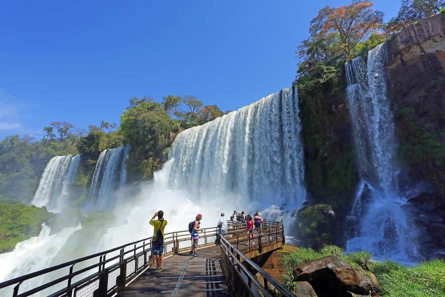 Puerto Iguazu: Iguazu Falls Argentinian Side Full-Day Tour - Getting from Puerto Iguazu to Iguazu Falls, early and organized