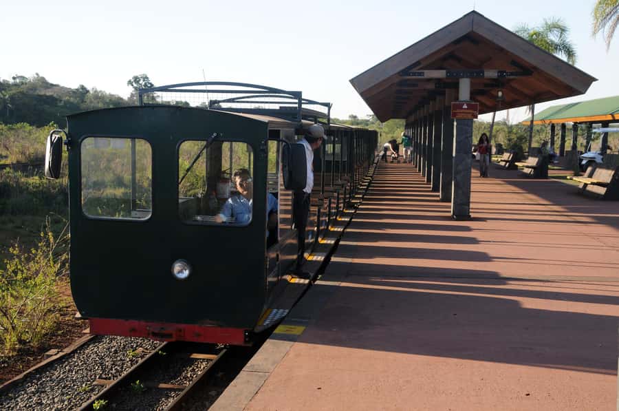 Puerto Iguazu: Iguazu Falls Boat Tour and Gran Aventura - Key things that make this tour worth your time