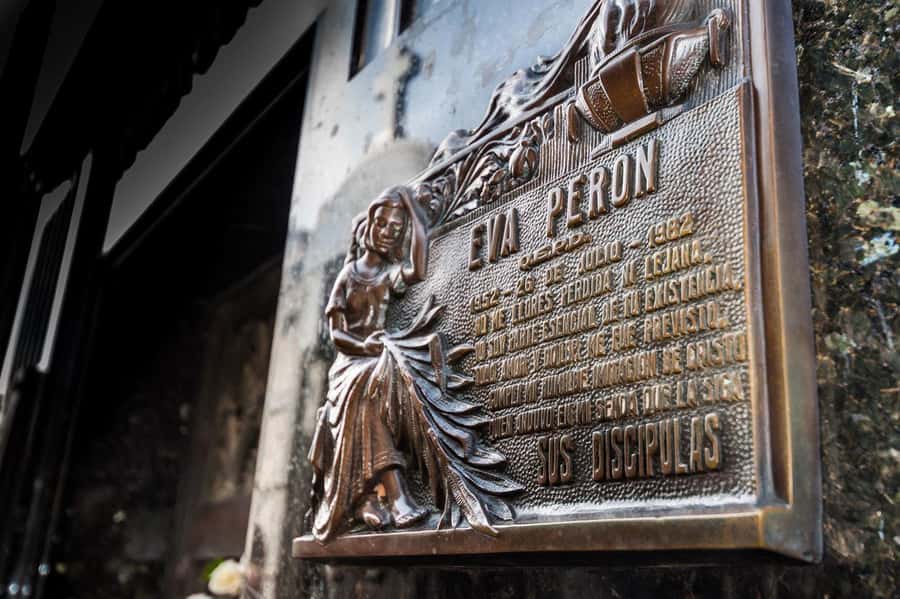 Recoleta & Cemetery for curious people - Starting at Rapa Nui Store, Then Getting Your Bearings Fast
