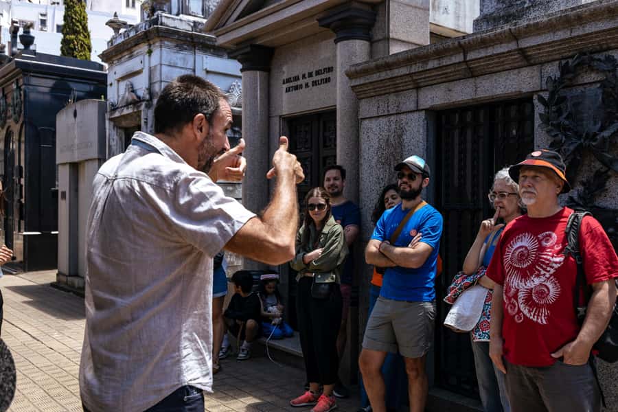 Recoleta Cemetery - Small Group Tour of History & Secrets - The 2.5-hour guided walk through the cemetery’s big themes