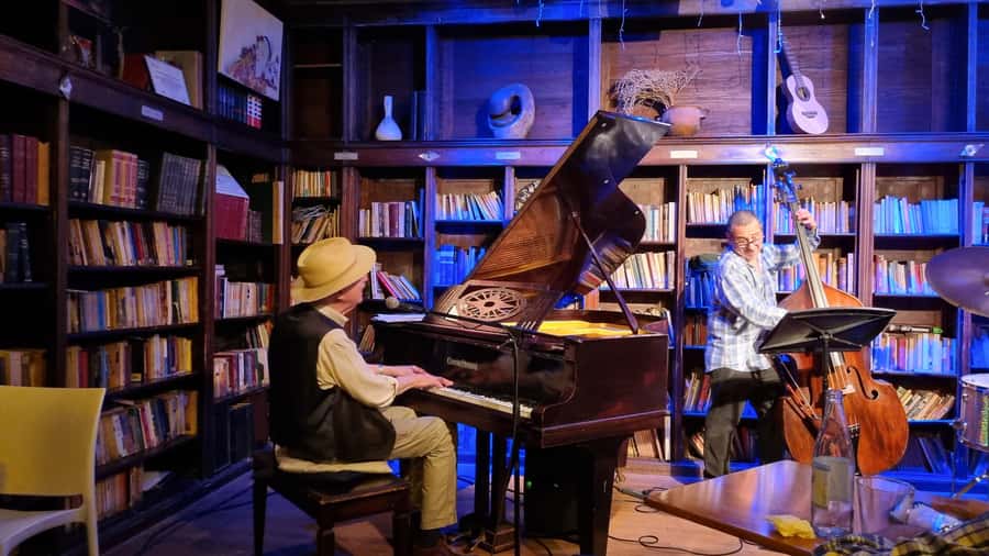 Recoleta Walking Tour and Live Jazz Show - Where You Start, and Why the Bellas Artes Area Sets the Tone