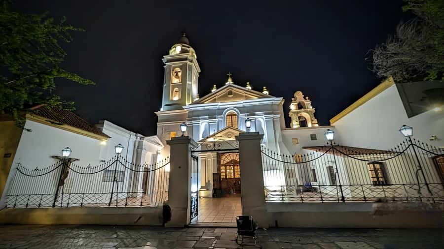Recoleta Walking Tour and Live Jazz Show - The Live Jazz Show: Why an Intimate Venue Changes Everything