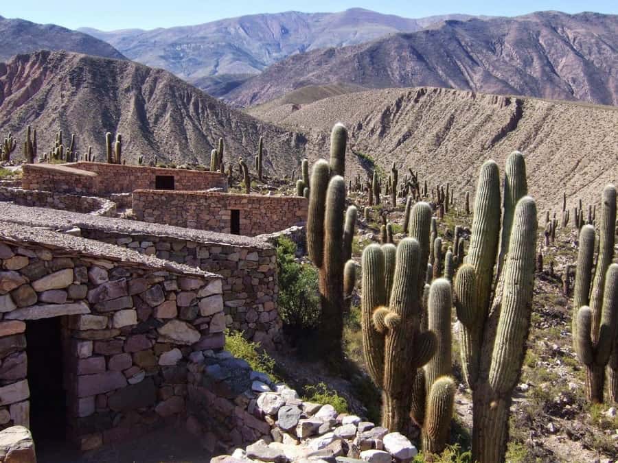 Salta: Quebrada de Humahuaca and Purmamarca Day Trip - Humahuaca around noon: the independence monument by Soto Avendaño
