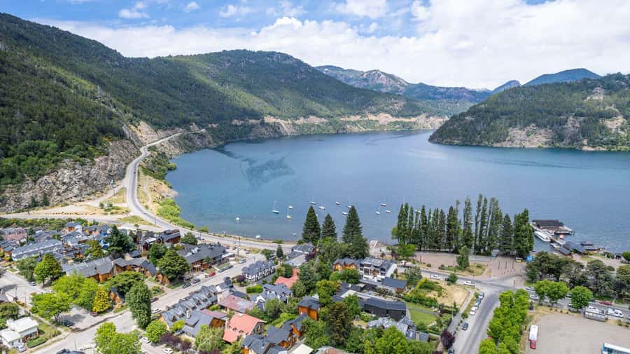 San Martin de los Andes along the Route of the 7 Lakes - The Camino de los 7 Lagos: seven names, endless view changes