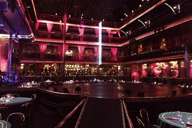Señor Tango Show with Optional Dinner in Buenos Aires - The Show: Tango Evolution, a Big Ensemble, and Live Horses