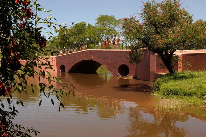 Tailor-made Day Tour to San Antonio de Areco & Estancia El Ombu - Estancia El Ombu: horseback or carriage, asado lunch, then the show