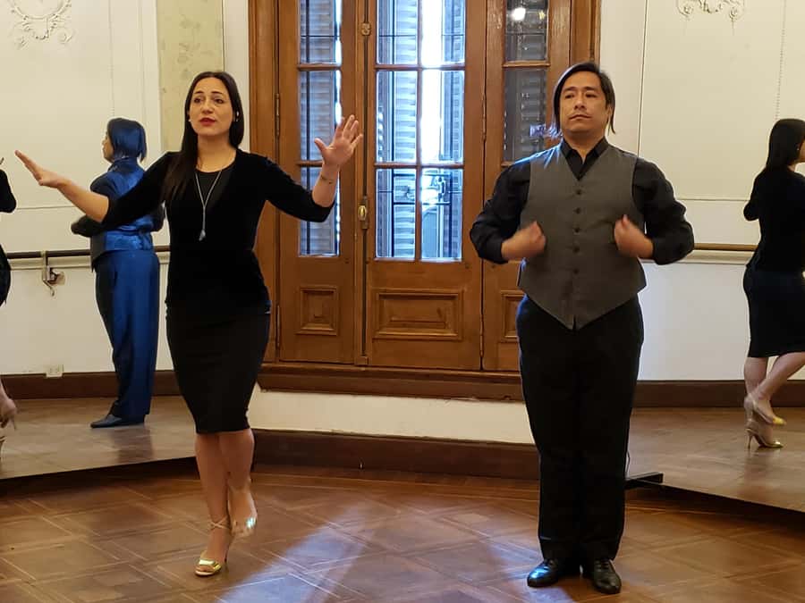 Tango Lesson in Buenos Aires with professional dancers - Entering an antique tango school, not a showroom
