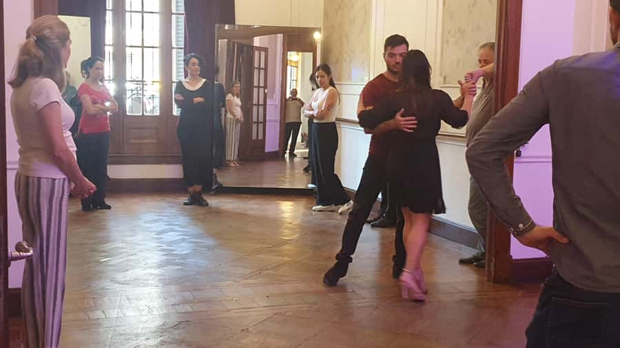 Tango Lesson in Buenos Aires with professional dancers - Why the live tango exhibition is more than entertainment