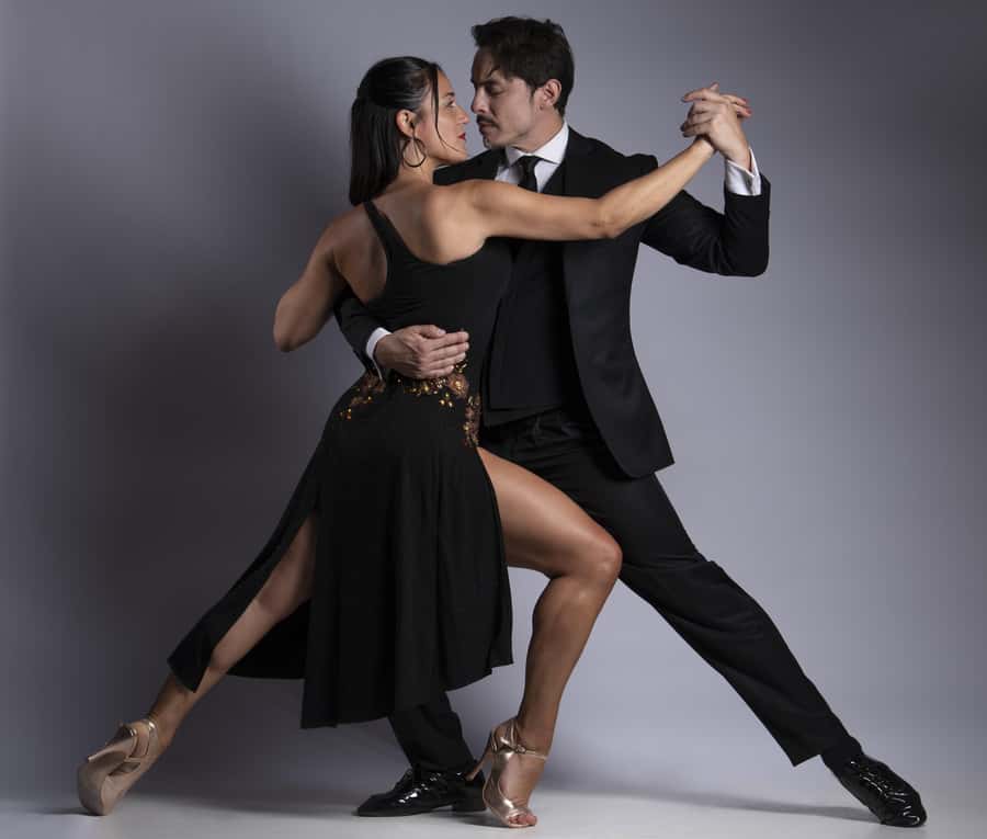 Tango Lesson in Buenos Aires with professional dancers - Language and communication, English or Spanish