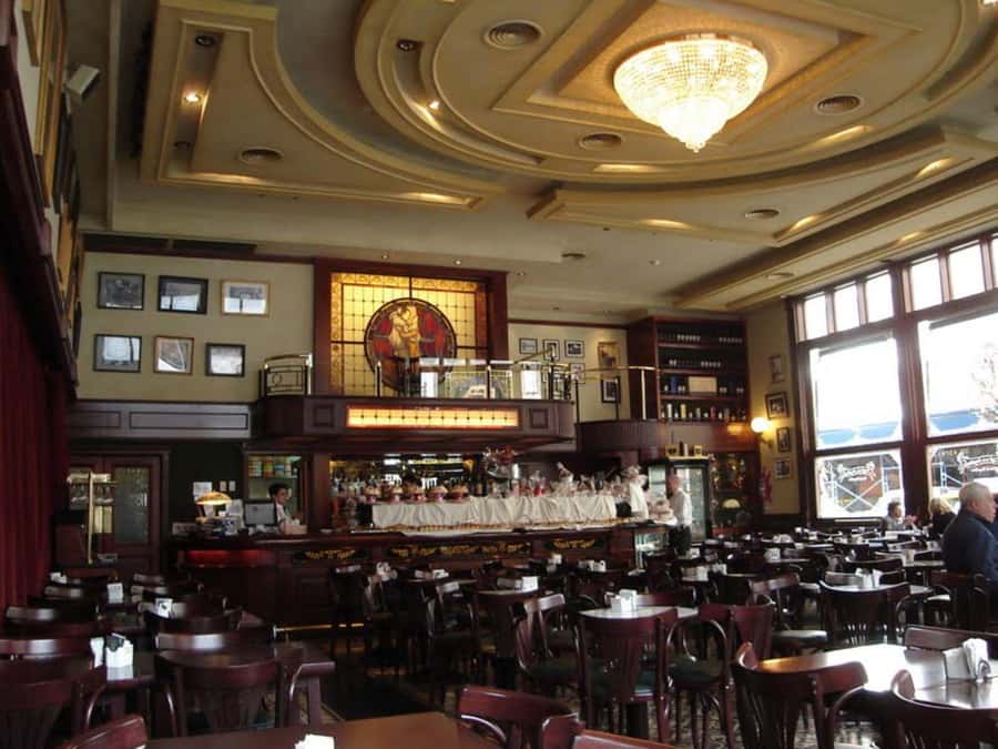 Tango Show at Café de los Angelitos - Who This Tango Show Fits Best