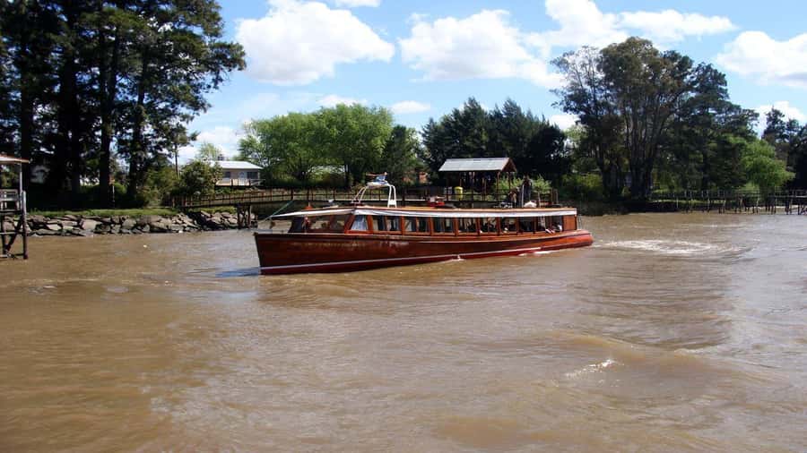 Tigre Full-Day Tour with Boat Ride - Puerto de Frutos: Old Port Energy, Now a Weekend Market