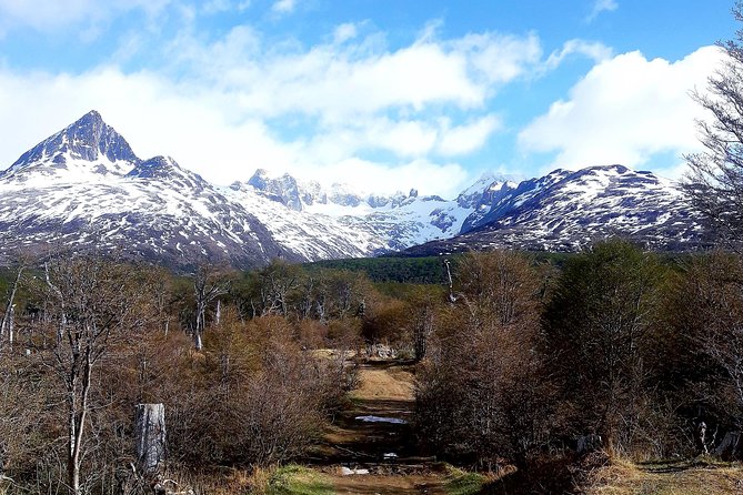 Trekking Emerald Lagoon - Food and comfort: snacks, lunch, and hot drinks that actually help