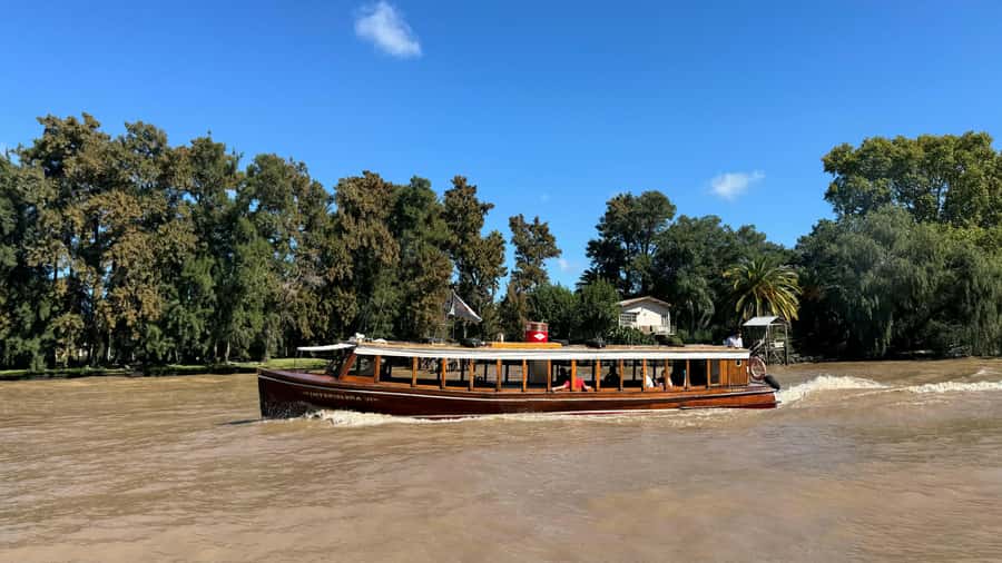Unique Tigre and Delta Private Day Cruise Navegation - What the guides actually do: stories with a human pace
