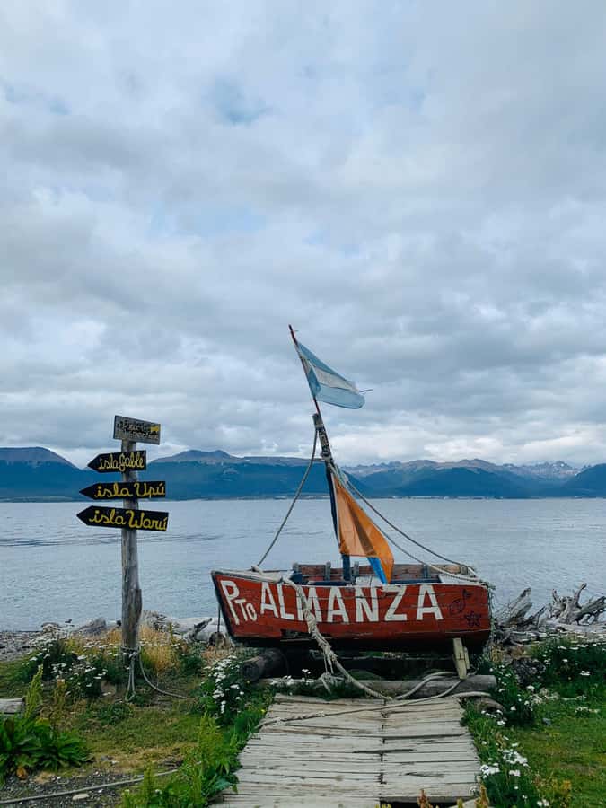 USHUAIA: ALMANZA, THE SPIDER CRAB ROUTE & PENGUIN SIGHTING - Puerto Almanza: the short guided town visit that sets the mood