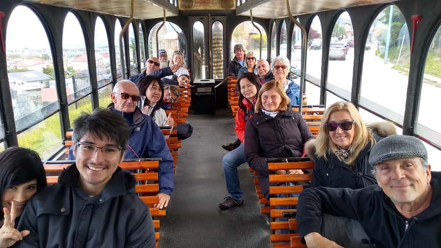 Ushuaia: Panoramic City Train Tour - Meeting point and getting going smoothly