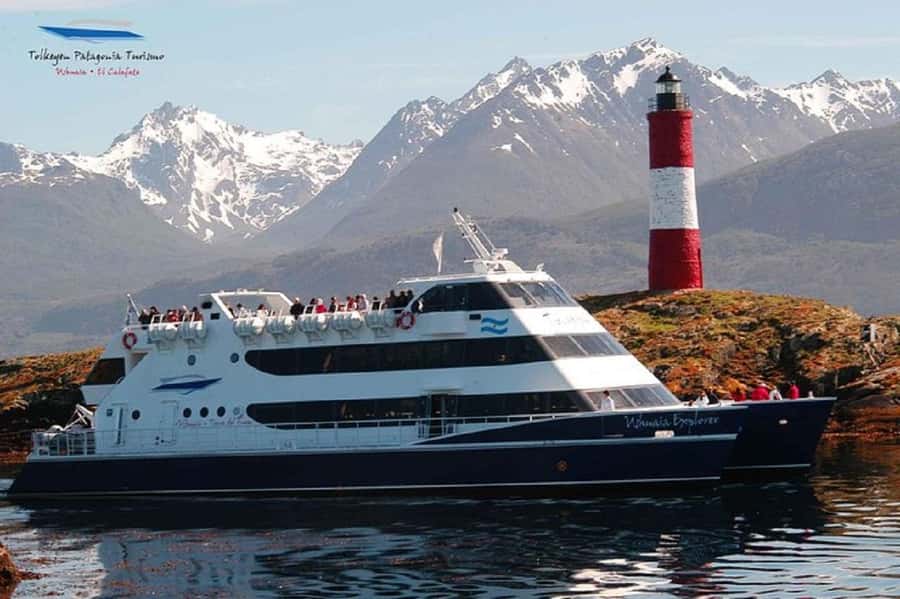 Ushuaia: Sailing Beagle Channel to the Penguin Colony - Comfort and logistics onboard: what matters on a cold sea