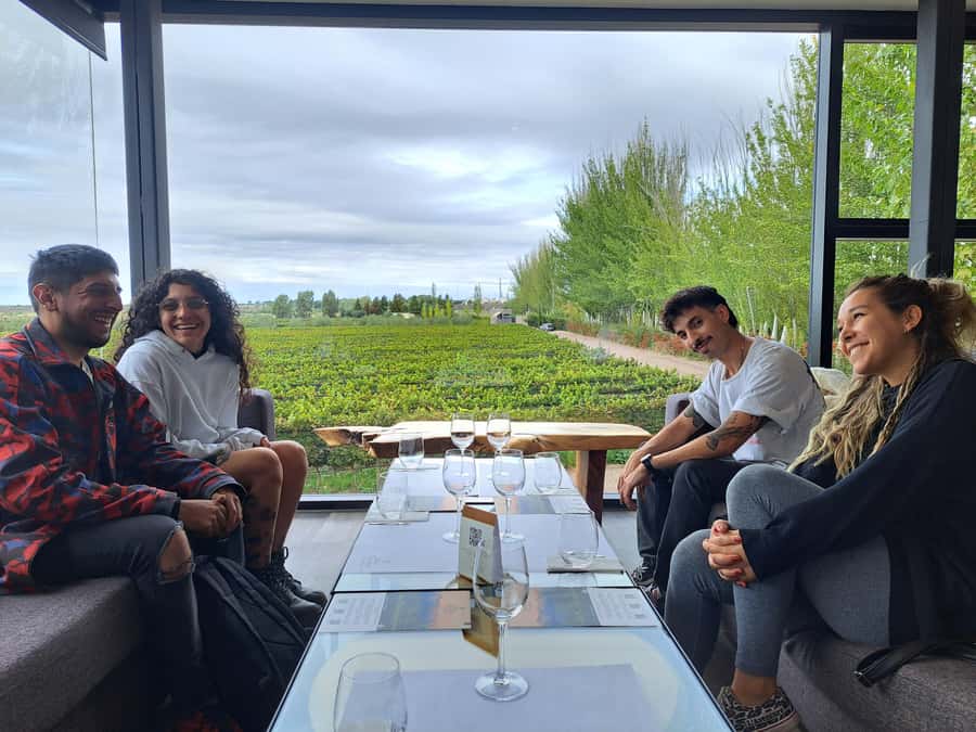Wine and Chocolate Bike Tour: ride, taste, lunch, vineyards. - Should you book it?